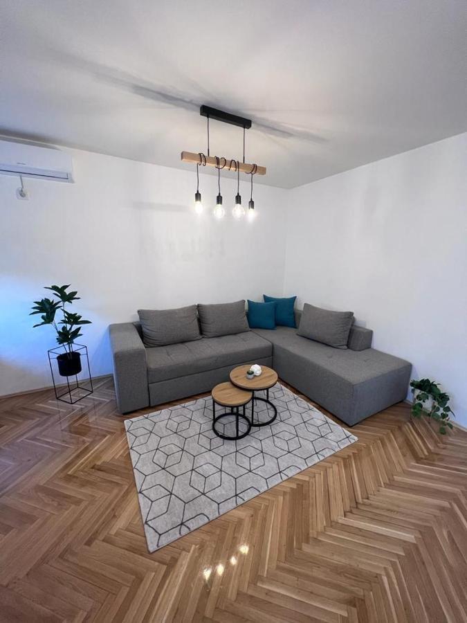 Sari City Center Apartment Новий Сад Екстер'єр фото